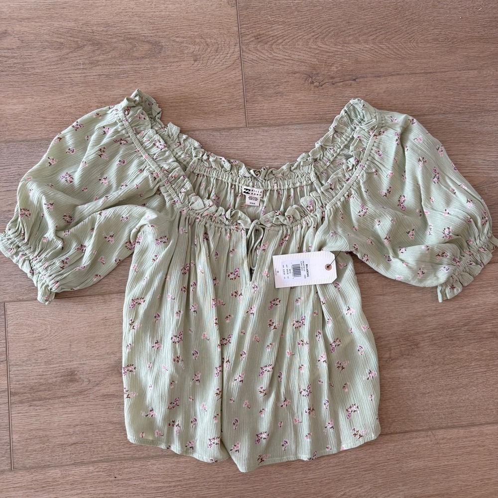 NWT Billabong Sunny Skies Puff Sleeve Floral Top